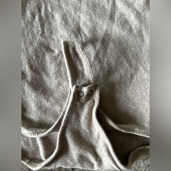 abercrombie's - Picture 2 of 4